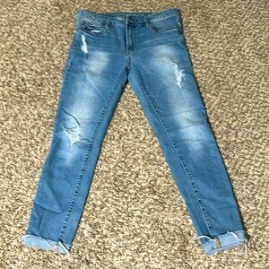 Distressed skinny jean